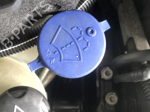 Used Windscreen washer tank Windscreen washer tank CITROËN C3 II (SC_) 1.4 HDi 70 (SC8HZC, SC8HR0, SC8HP4) (68 hp) 33653489 33653489