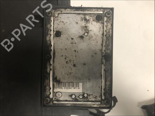 Used Right headlight Right headlight RENAULT ESPACE III (JE0_) 2.2 dCi (JE0K) (130 hp) 33579566 33579566