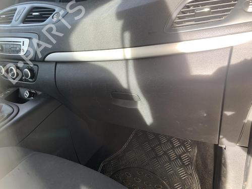 Handskerum Handskerum RENAULT SCÉNIC III (JZ0/1_) 1.5 dCi (110 hp) 33596084 33596084