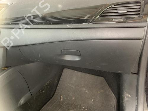Used Glove box Glove box RENAULT MEGANE III Hatchback (BZ0/1_, B3_) 1.5 dCi (BZ09, BZ0D, BZ1W, BZ29, BZ14) (110 hp) 33604237 33604237