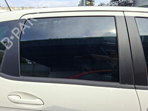 Used Rear right door window Rear right door window 37509997 37509997