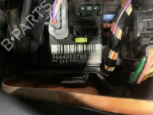 Used Fuse box Fuse box PEUGEOT 207 (WA_, WC_) 1.6 HDi (90 hp) 35913886 35913886