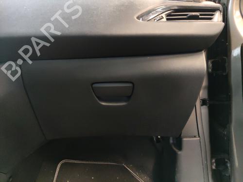 Used Glove box Glove box PEUGEOT 208 I (CA_, CC_) 1.6 HDi (92 hp) 35911610 35911610