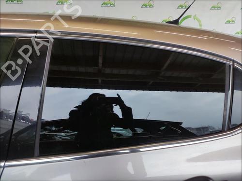 Dør rude ventre bagtil Dør rude ventre bagtil PEUGEOT 208 I (CA_, CC_) 1.6 HDi (92 hp) 33586168 33586168