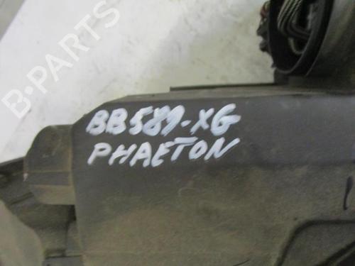 Used Right headlight Right headlight VW PHAETON (3D1, 3D2, 3D3, 3D4, 3D6, 3D7, 3D8, 3D9) 3.2 V6 (241 hp) 33572462 33572462