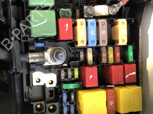 Used Fuse box Fuse box 35912723 35912723