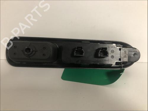 Used Left front window switch Left front window switch PEUGEOT 407 SW (6E_, 6D_) 1.8 16V (125 hp) 33579093 33579093