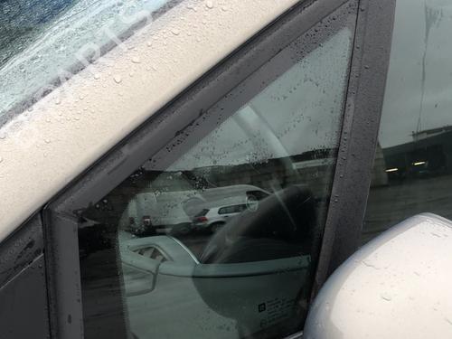 front-left-quarter-glass-opel-meriva-b-mpv-s10-2010-2011-2012-2013-2014-2015-2016-2017-35914556 main image