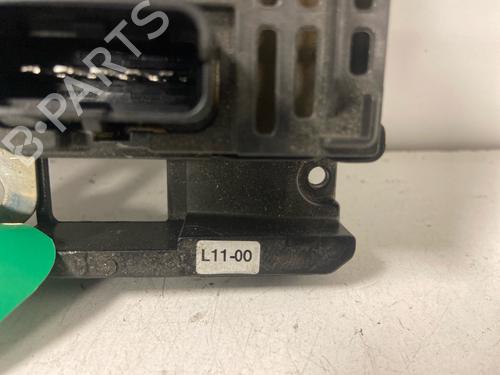 Used Fuse box Fuse box 38941251 38941251