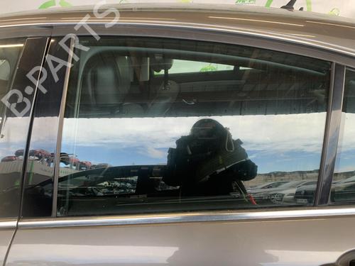 Vidro porta trás esquerda Vidro porta trás esquerda RENAULT LAGUNA III (BT0/1) 2.0 dCi (BT07, BT0J, BT14, BT1A, BT1S) (131 hp) 33595904 33595904