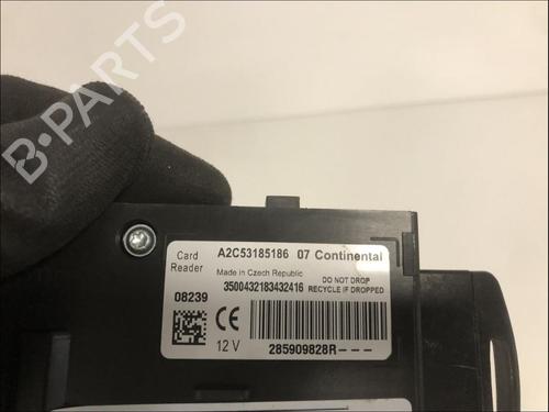 Used Card reader Card reader RENAULT MEGANE III Hatchback (BZ0/1_, B3_) 1.9 dCi (BZ0N, BZ0J) (131 hp) 33581857 33581857