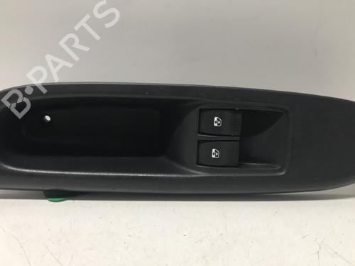 Used Left front window switch Left front window switch RENAULT CLIO II (BB_, CB_) [1998-2016] 33601392 33601392
