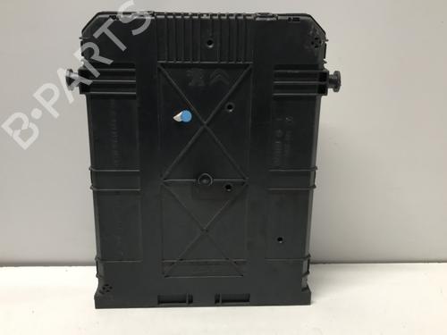Used Fuse box Fuse box PEUGEOT 308 SW II (LC_, LJ_, LR_, LX_, L4_) 1.2 THP 130 (131 hp) 33590879 33590879