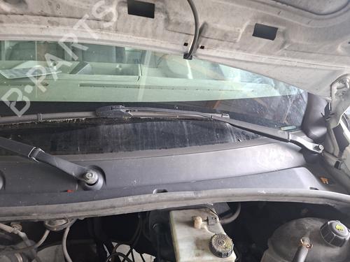 Used Front wiper motor Front wiper motor RENAULT MASTER III Van (FV) 2.3 dCi 125 FWD (FV0C, FV0D, FV0G, FV0H, FV0J, FV0K,... (125 hp) 35993704 35993704