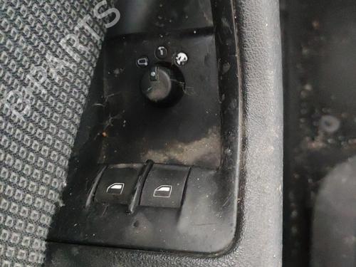 Used Left front window switch Left front window switch AUDI A3 (8P1) 1.6 FSI (115 hp) 36577159 36577159