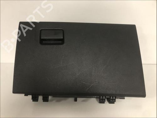 Used Glove box Glove box 37752599 37752599