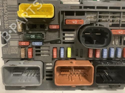 Used Fuse box Fuse box CITROËN C4 Coupe (LA_) 1.6 HDi (109 hp) 33594696 33594696