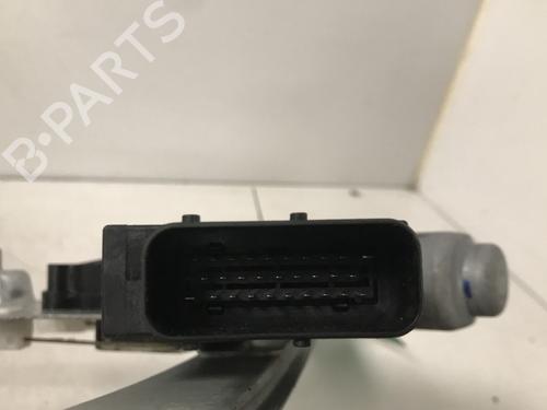 Used Front left window mechanism Front left window mechanism RENAULT LAGUNA II (BG0/1_) [2001-2007] 33708519 33708519