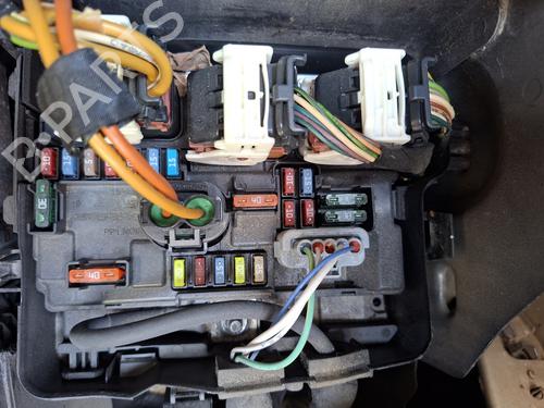 Used Fuse box Fuse box 36897607 36897607