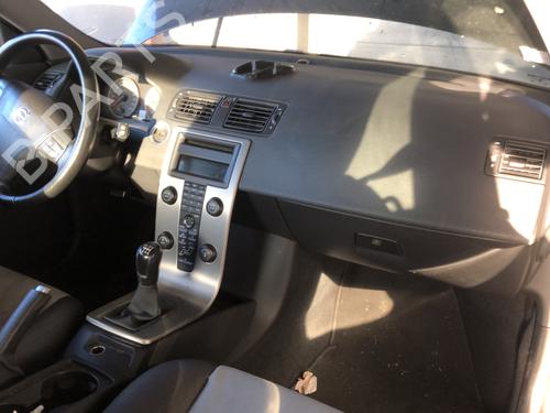 Used Dashboard Dashboard VOLVO C30 (533) 2.0 D (136 hp) 33598835 33598835
