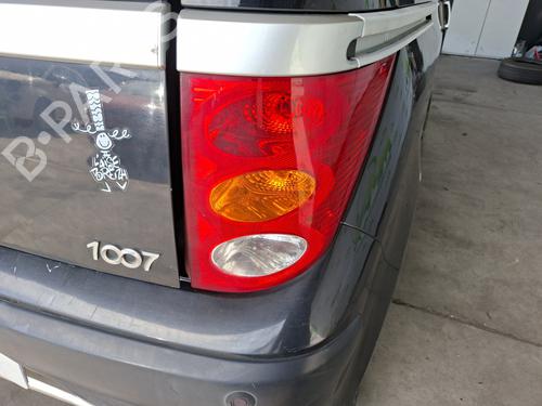 right-taillight-peugeot-1007-km_-2005-37187995 main image