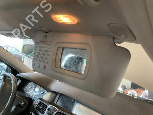 Højre solskærm Højre solskærm RENAULT LAGUNA III (BT0/1) 2.0 dCi (BT07, BT0J, BT14, BT1A, BT1S) (131 hp) 33595945 33595945