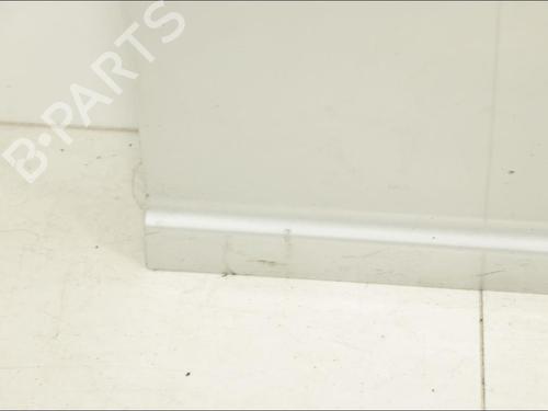 Dør højre fortil Dør højre fortil SUZUKI SWIFT III (MZ, EZ) 1.3 (RS413, ZC11S) (92 hp) 33572918 33572918