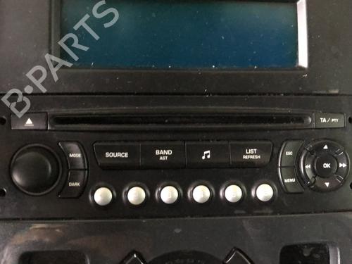 Used Radio Radio PEUGEOT 5008 (0U_, 0E_) 1.6 HDi (112 hp) 35913496 35913496