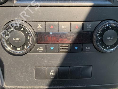 Used Climate control Climate control MERCEDES-BENZ B-CLASS Sports Tourer (W245) B 200 TURBO (245.234) (193 hp) 33890315 33890315