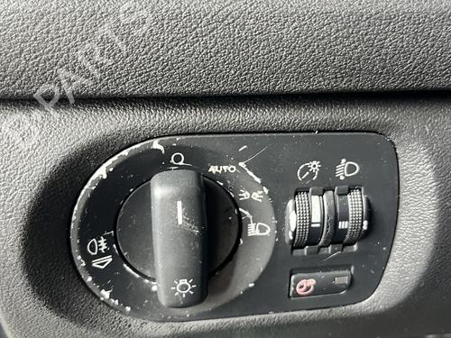 switch-audi-a3-8p1-2003-2004-2005-2006-2007-2008-2009-2010-2011-2012-2013-36582415 main image