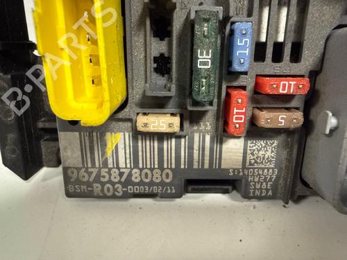 Used Fuse box Fuse box 37256063 37256063