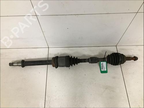 Used Right front driveshaft Right front driveshaft TOYOTA COROLLA Verso (ZER_, ZZE12_, R1_) 2.2 D-4D (AUR10_, AUR10R) (136 hp) 33580689 33580689