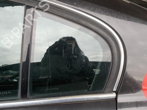 Dør rude ventre bagtil Dør rude ventre bagtil RENAULT LAGUNA III (BT0/1) 1.5 dCi (BT00, BT0A, BT0T, BT1J) (110 hp) 33748930 33748930