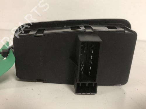 Used Left front window switch Left front window switch LANCIA YPSILON (843_) 1.4 16V (843.AXC11, 843.AXC1B, 843.AXC1A) (95 hp) 33596542 33596542