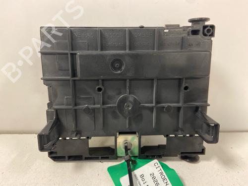 Used Fuse box Fuse box 37255506 37255506