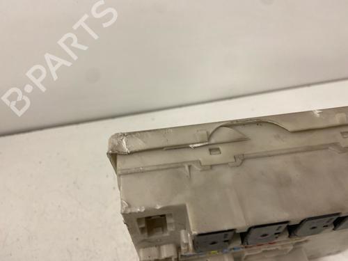 Used Fuse box Fuse box 38941025 38941025