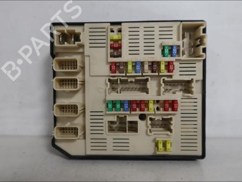 Used Fuse box Fuse box RENAULT MEGANE III Hatchback (BZ0/1_, B3_) 1.5 dCi (BZ09, BZ0D, BZ1W, BZ29, BZ14) (110 hp) 33574586 33574586