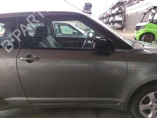 Used Right front door Right front door SUZUKI SWIFT III (MZ, EZ) 1.3 DDiS (RS413D) (69 hp) 33592324 33592324