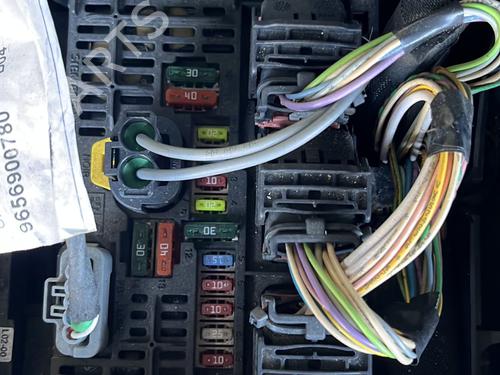 Used Fuse box Fuse box PEUGEOT 407 Coupe (6C_) 2.7 HDi (204 hp) 33603230 33603230