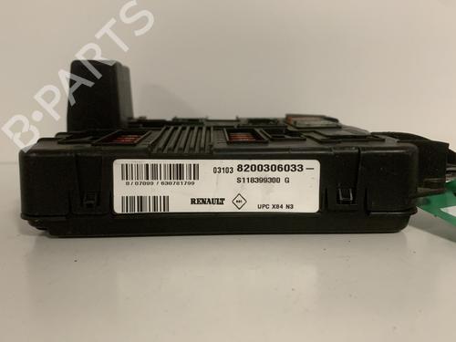 Used Fuse box Fuse box RENAULT MEGANE II (BM0/1_, CM0/1_) 1.9 dCi (BM0G, CM0G) (120 hp) 33592399 33592399