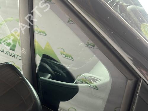 front-right-quarter-glass-opel-meriva-b-mpv-s10-2010-2011-2012-2013-2014-2015-2016-2017-33773980 main image