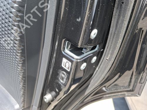 rear-right-lock-toyota-c-hr-_x1_-2016-37752837 main image