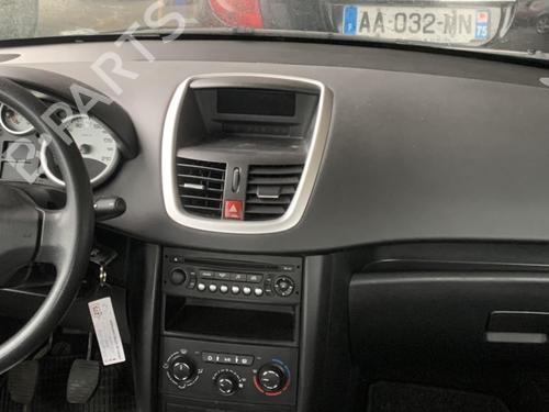 Tablier Tablier PEUGEOT 207 (WA_, WC_) 1.4 16V (95 hp) 33597426 33597426