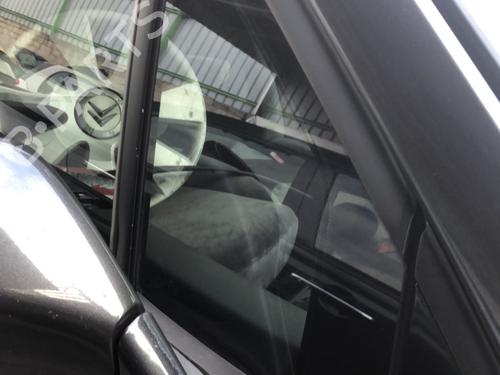 front-right-quarter-glass-citroen-c8-ea_-eb_-2002-35913658 main image