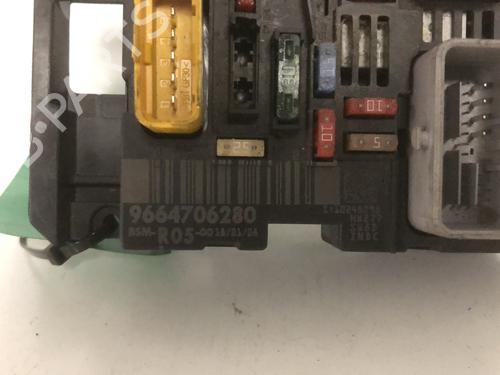 Used Fuse box Fuse box PEUGEOT 308 I (4A_, 4C_) 1.4 16V (95 hp) 33598036 33598036