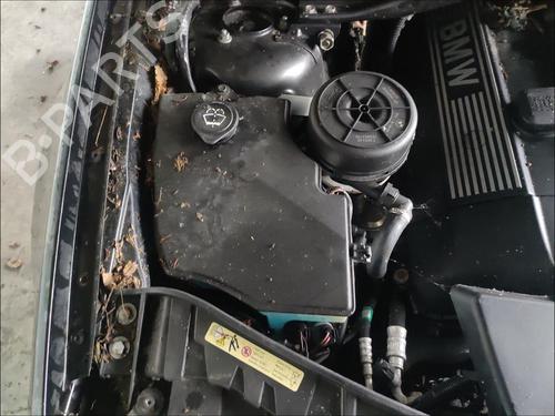 Used Windscreen washer tank Windscreen washer tank BMW X3 (E83) 3.0 i xDrive (231 hp) 36574084 36574084