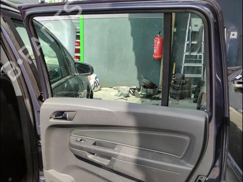 Elevador vidro trás direito Elevador vidro trás direito OPEL ZAFIRA / ZAFIRA FAMILY B (A05) 1.9 CDTI (M75) (120 hp) 35909481 35909481