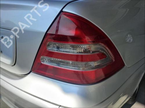 Used Right taillight Right taillight MERCEDES-BENZ C-CLASS (W203) C 200 CDI (203.004) (116 hp) 33587332 33587332
