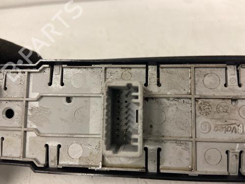 Used Left front window switch Left front window switch 38309300 38309300