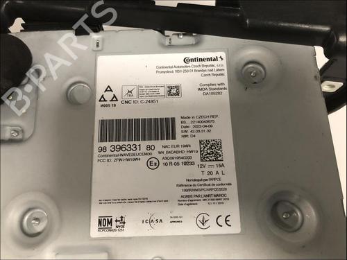 Used Radio Radio OPEL CORSA F (P2JO) 1.2 (68) (101 hp) 33581943 33581943